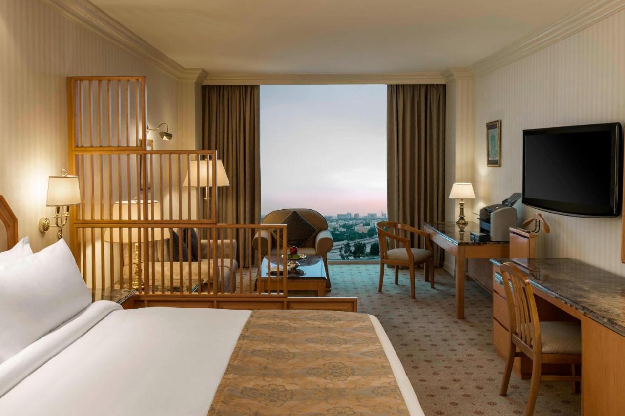 Sheraton Kuwait, A Luxury Collection Hotel, Kuwait City Exterior photo