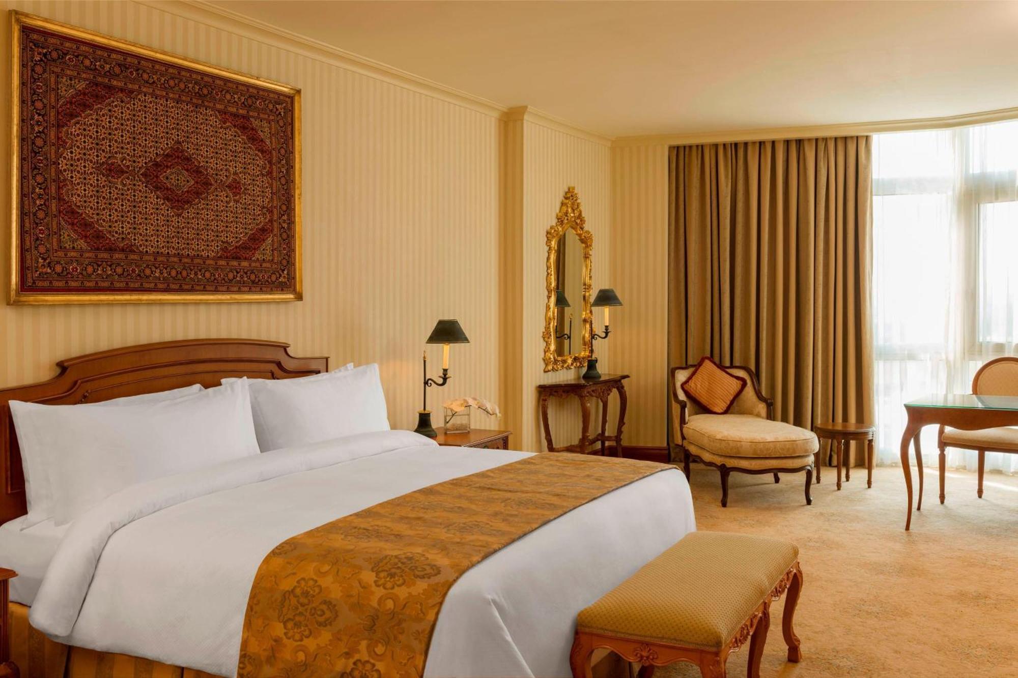 Sheraton Kuwait, A Luxury Collection Hotel, Kuwait City Exterior photo