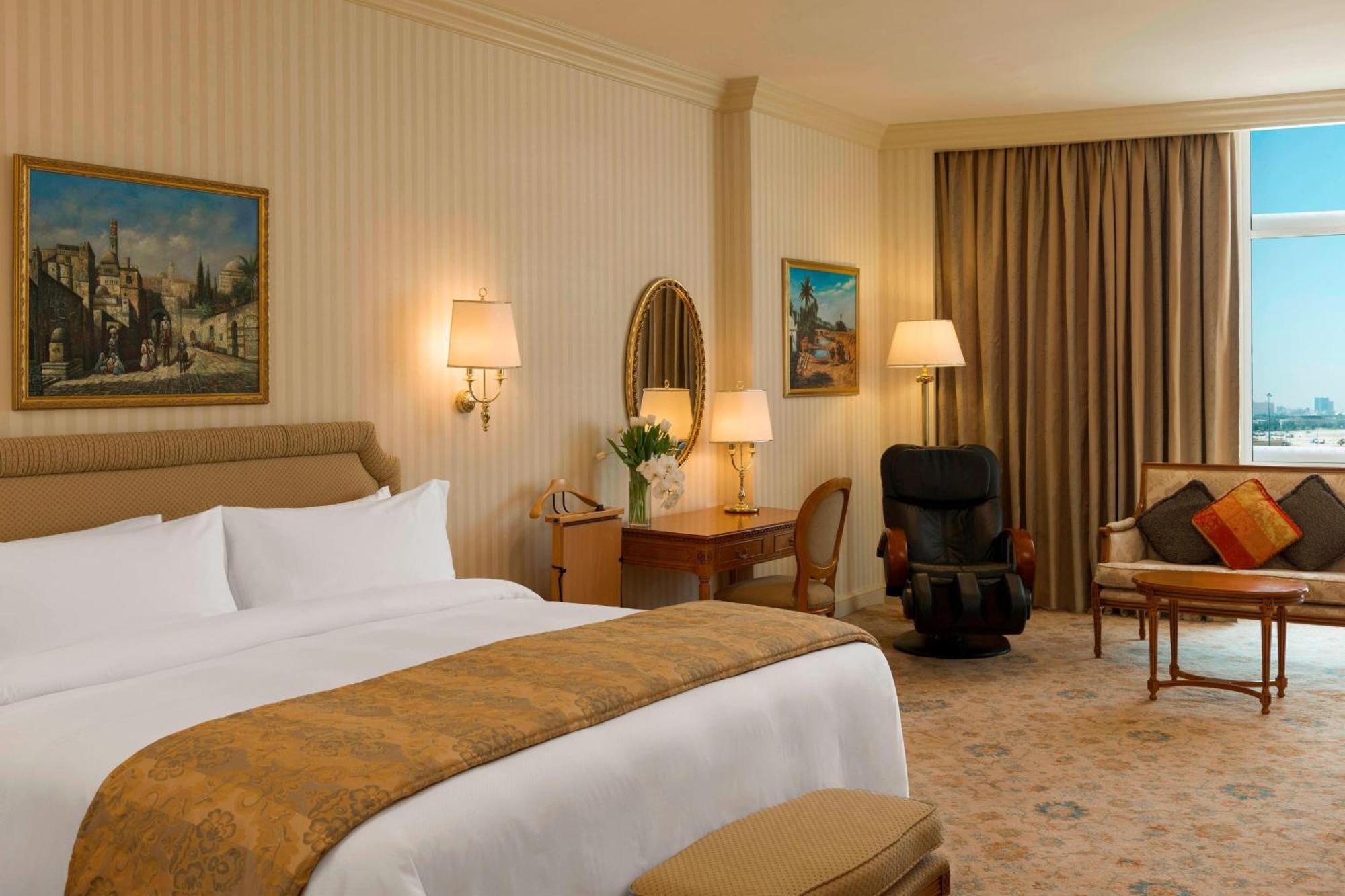 Sheraton Kuwait, A Luxury Collection Hotel, Kuwait City Exterior photo